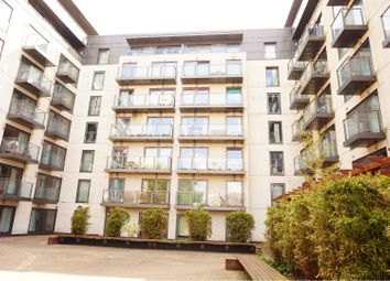 2 Bedrooms Flat for sale in 26 High Street, Slough SL1