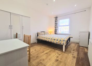 Thumbnail Room to rent in 83 Laleham Road, London