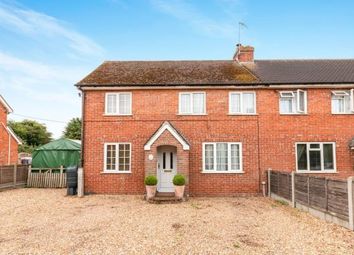 3 Bedrooms Semi-detached house for sale in Hook, Hampshire RG27