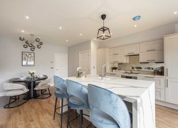 Thumbnail 3 bed town house for sale in Brook Street, Tring