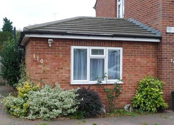 2 Bedrooms Bungalow to rent in Meadlands Drive, Petersham, Richmond TW10