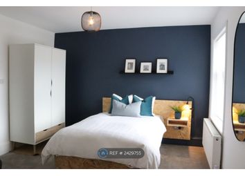 Room 4 - Ensuite + Kitchenette