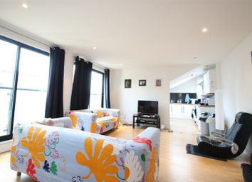 2 Bedrooms Flat to rent in Gleneldon Road, Streatham SW16