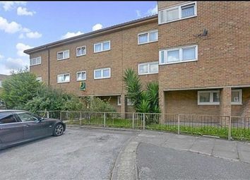 3 Bedrooms Flat to rent in Moxon Close, Plaistow E13