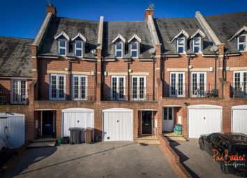 Thumbnail Property for sale in Strawberry Crescent, Napsbury Park, St. Albans