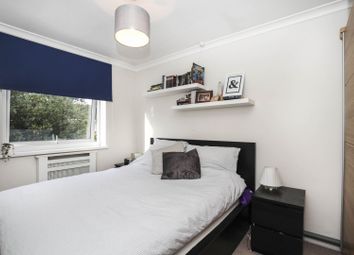 1 Bedrooms Flat for sale in Borrett Close, London SE17