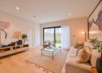 Thumbnail 2 bedroom mews house for sale in Kings Avenue, Clapham Park