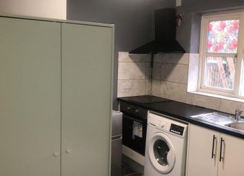 Thumbnail 1 bed flat to rent in Laud Close, Reading, Berkshire