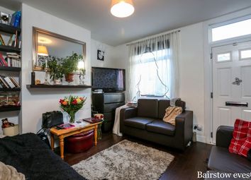 2 Bedrooms  to rent in Roman Road, London E6