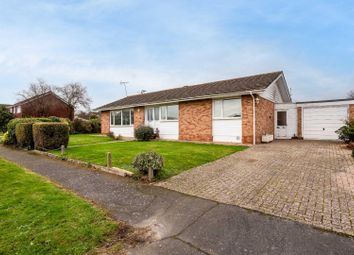 Thumbnail Bungalow to rent in Furners Mead, Henfield