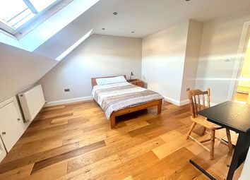 Thumbnail 3 bed flat to rent in Richmond Road, Raynes Park, London