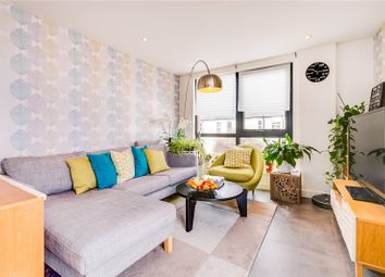 3 Bedrooms Flat for sale in Metropolitan Court, 40 High Road, London NW10