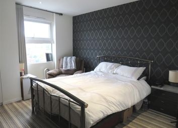 2 Bedrooms Flat to rent in Wharfside Street, Birmingham B1