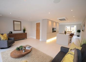 Thumbnail 4 Bed Town House To Rent In Lammas Court Windsor Thumbnail 4 Bed Town House To Rent In Lammas Court Windsor