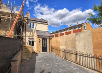 Thumbnail 2 bed detached house for sale in Bath Road, Hounslow