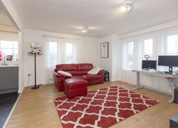 2 Bedrooms Flat for sale in Summerlin Drive, Woburn Sands, Milton Keynes, Buckinghamshire MK17