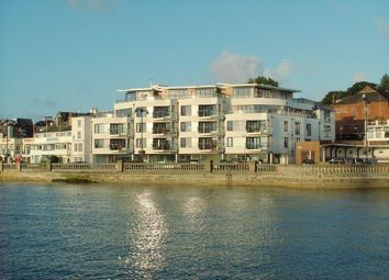 Thumbnail Flat to rent in The Parade, Cowes, Isle Of Wight