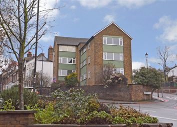 2 Bedrooms Flat for sale in Dennis Court, Dartmouth Hill, Greenwich, London SE10