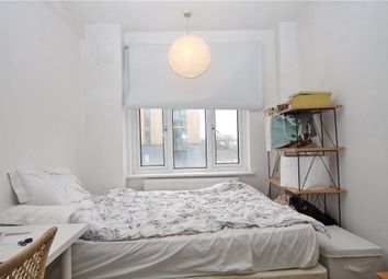3 Bedrooms Flat for sale in Streatleigh Court, Streatham High Road, London SW16