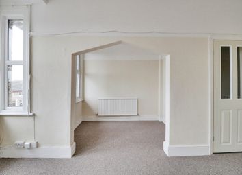 Thumbnail 2 bed flat to rent in Woodgrange Drive, Southend-On-Sea