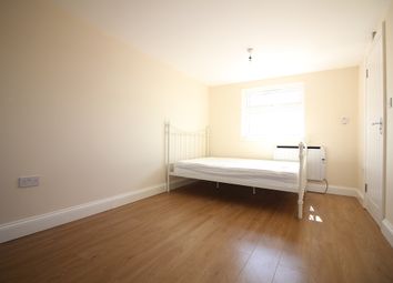 2 Bedrooms Flat to rent in Cromwell Road, Hounslow TW3