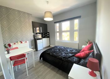 Thumbnail Studio to rent in Alfred Road, Acton, London