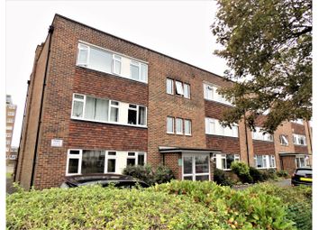 2 Bedrooms Flat for sale in Hythe Road, Worthing BN11