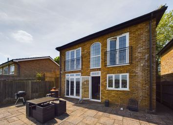 Thumbnail Detached house to rent in Riddlesdown Road, Purley