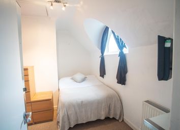 1 Bedrooms Maisonette to rent in Bromells Road, Clapham North SW4