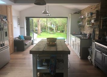 3 Bedroom Semi-detached house for rent