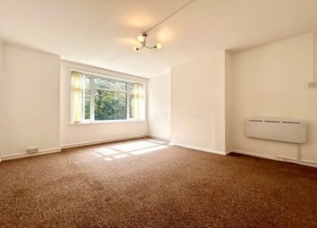 Thumbnail Maisonette to rent in Chapel Close, Dartford