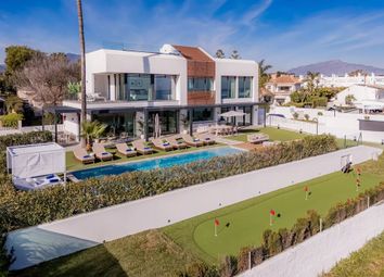 Thumbnail 5 bed villa for sale in Estepona, 29680, Spain