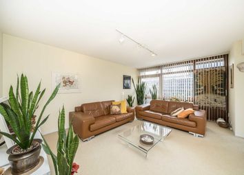 Thumbnail Flat for sale in Barbican, London
