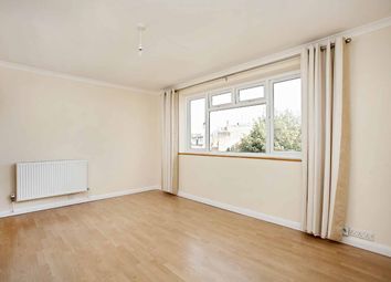 2 Bedrooms Flat to rent in Sutton Lane North, Chiswick, London W4