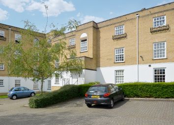 Thumbnail Flat to rent in Leigh Hunt Drive, Southgate