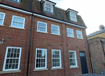 Thumbnail Flat to rent in Station Road, Letchworth Garden City