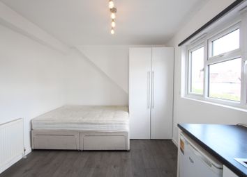 Thumbnail Studio to rent in Sandringham Road, London