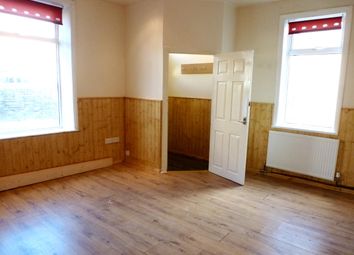 3 Bedrooms  to rent in Battinson Road, Halifax HX1