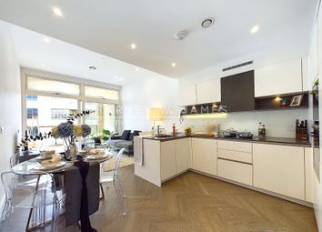 Thumbnail Flat to rent in Pearl House, London