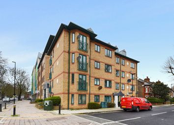 Thumbnail Flat for sale in Silver Crescent, Chiswick