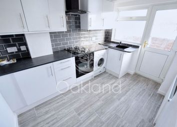 2 Bedrooms Flat to rent in Eastern Avenue, Ilford IG2
