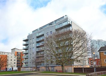 3 Bedrooms Flat for sale in Theatro Tower, Creek Road, Deptford, London SE8