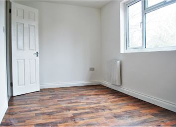 1 Bedrooms Studio to rent in The Birches, Heathside, Whitton, Hounslow TW4