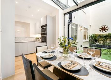 Thumbnail 3 bed flat to rent in Ennismore Gardens, Knightsbridge, London