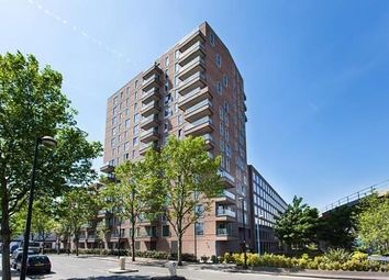 1 Bedrooms Flat to rent in Agnes George Walk, London E16