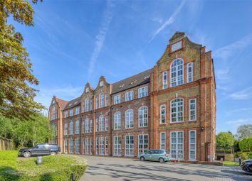 Thumbnail Flat for sale in 25 Linstead Street, London