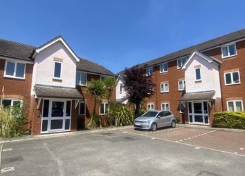 Thumbnail 2 bed flat to rent in Windsor, Berkshire