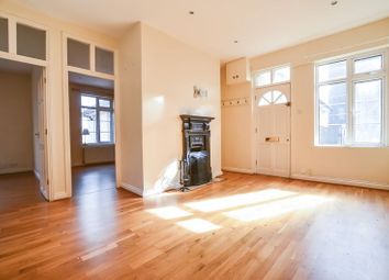 2 Bedrooms Flat to rent in Harrington Hill, London E5