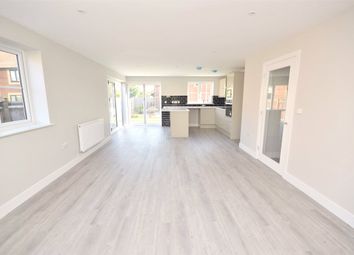 Thumbnail Bungalow to rent in North Street, Oldland Common, Bristol, Gloucestershire