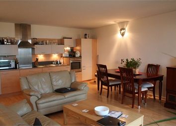 3 Bedrooms Flat to rent in Farnsworth Court, Greenwich, London SE10